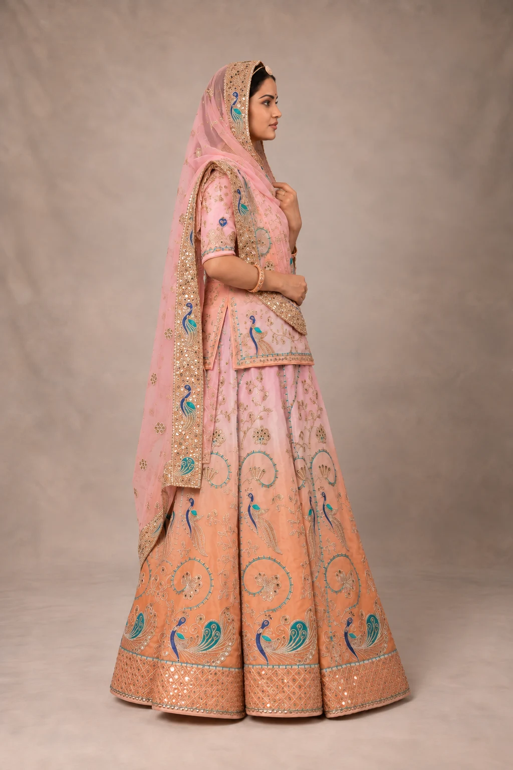 Gulabi-Mor-Poshak alternate view